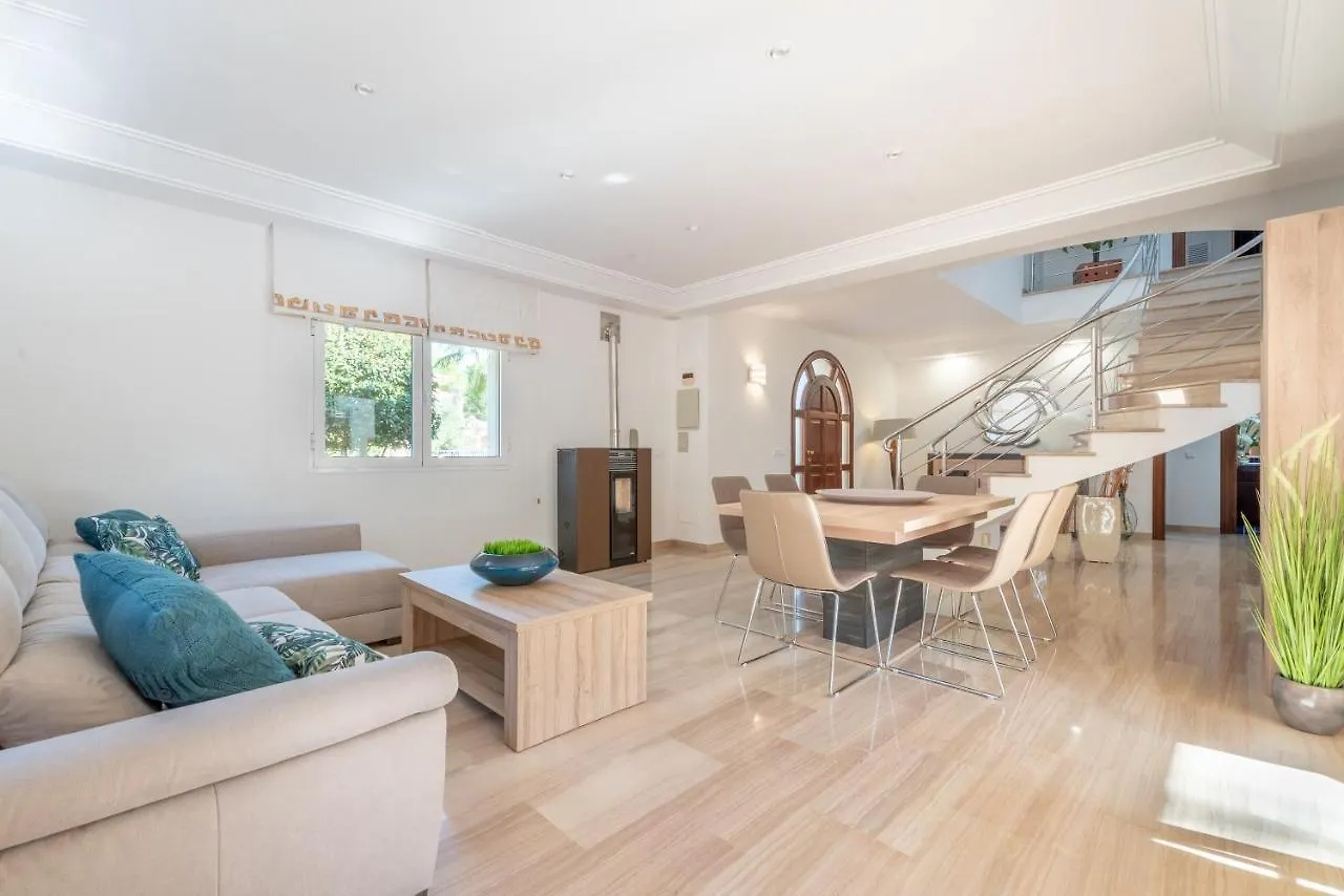 Villa Prestige 圣玛加利达